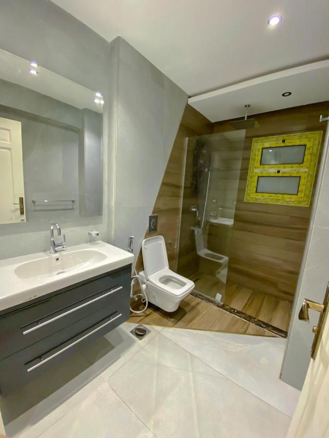 Luxury 3 Bed In With Side Beach View Apartmán